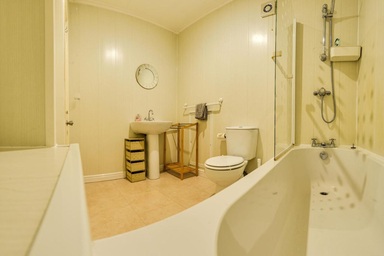 The Whitby Prospect, 2 Bed Apartment With Stunning Views, 2 Mins From Beach Εξωτερικό φωτογραφία